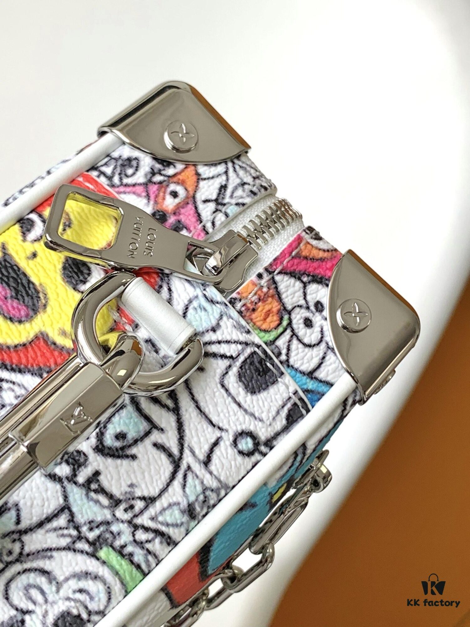 M82008 Top Quality Original Design Mini Soft Trunk Handbag