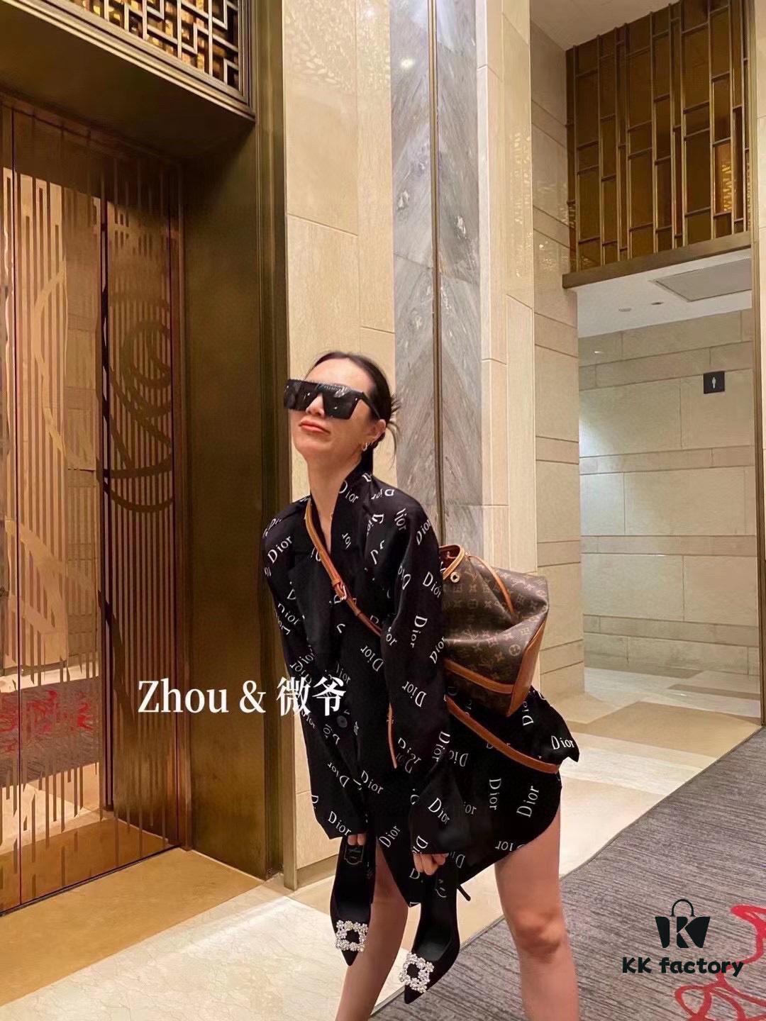 Vintage Large Bucket Bag ⬇️ Super Popular 🔥🔥⬇️ M42224 Lv Limited Edition Drawstring Bucket Bag, King of Cost Performance