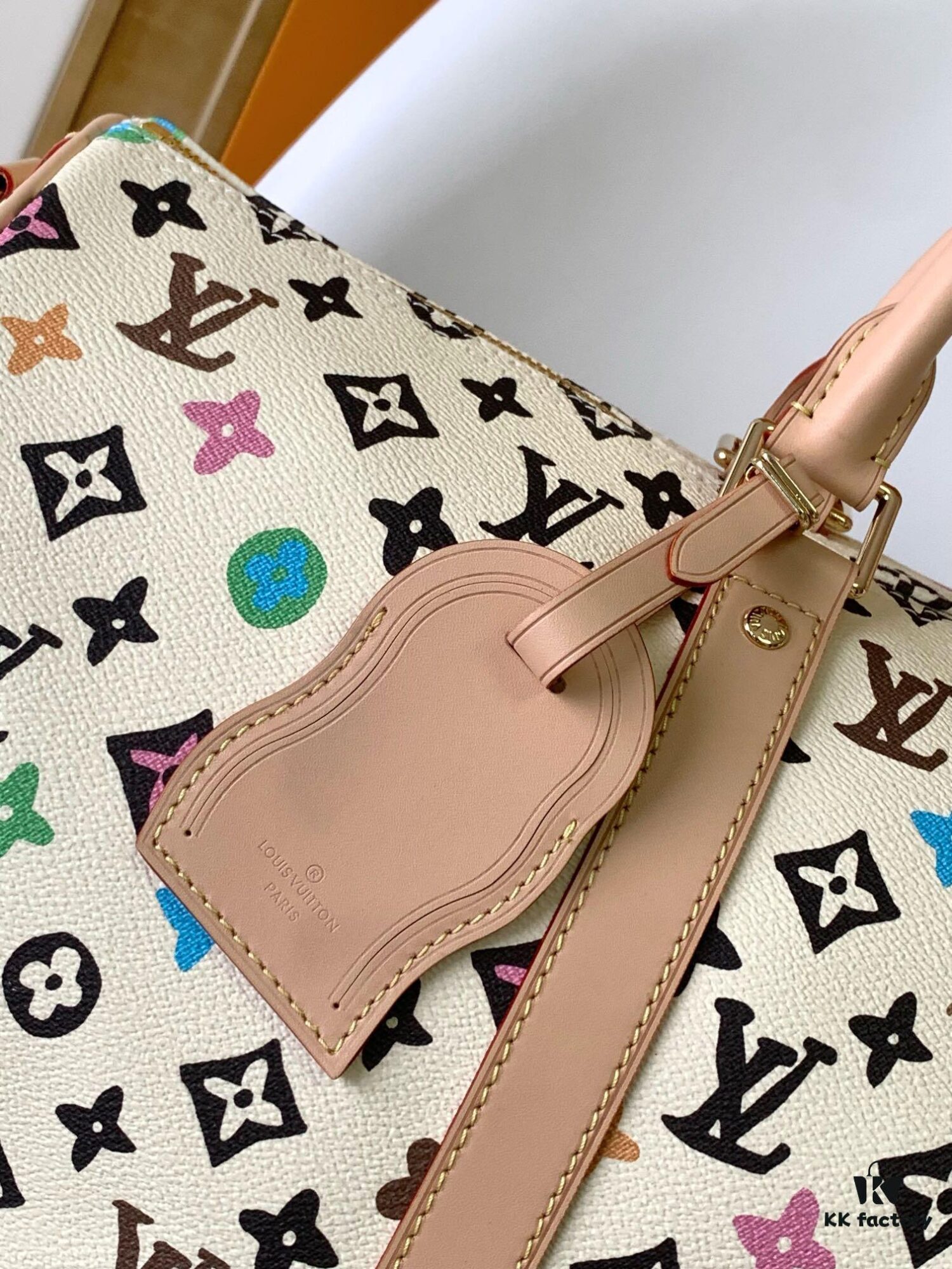 M24901 Black M24233 White Year's Hottest LV X YK Keepall 50 Combines Classic Design with Iconic Details