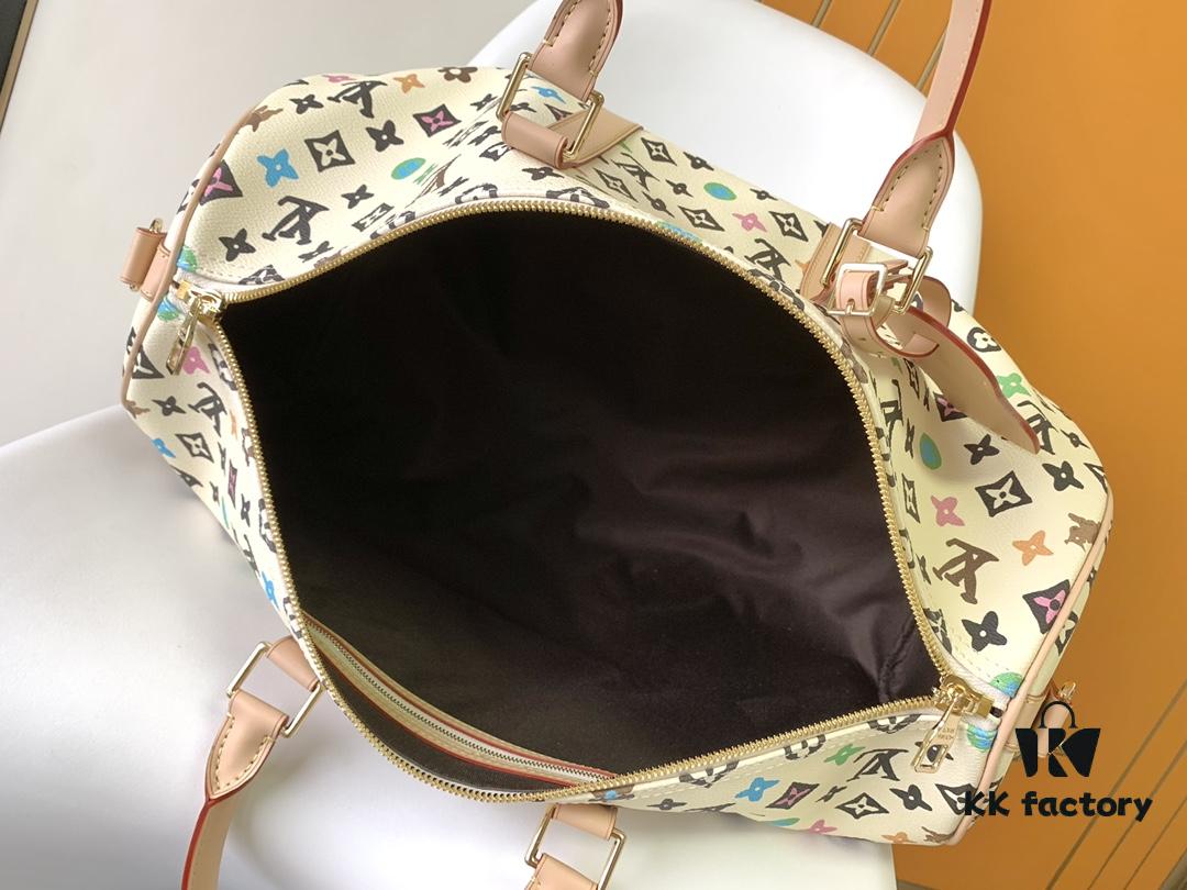 M24901 Black M24233 White Year's Hottest LV X YK Keepall 50 Combines Classic Design with Iconic Details