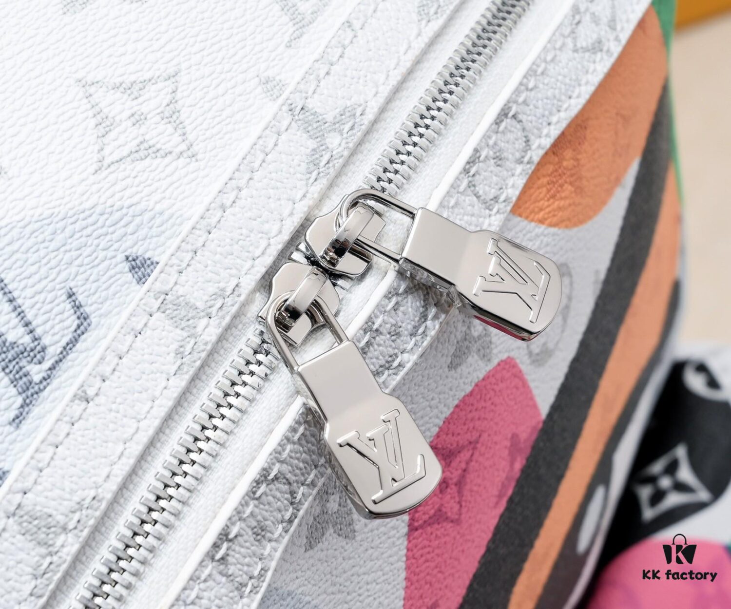 Exclusive Real Shot - Upgraded Version ‼️ M46680 LV Portrait Collection Discovery Small Backpack