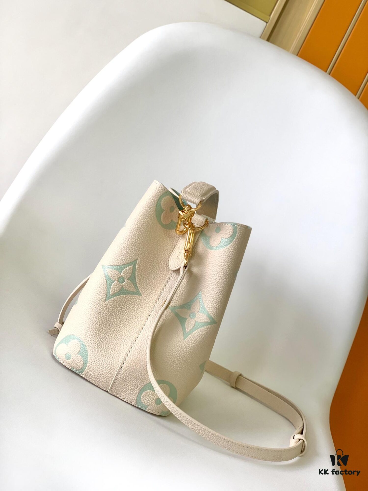 M24048 Top Quality Original Design NeoNoe BB Bag in Spring New Color