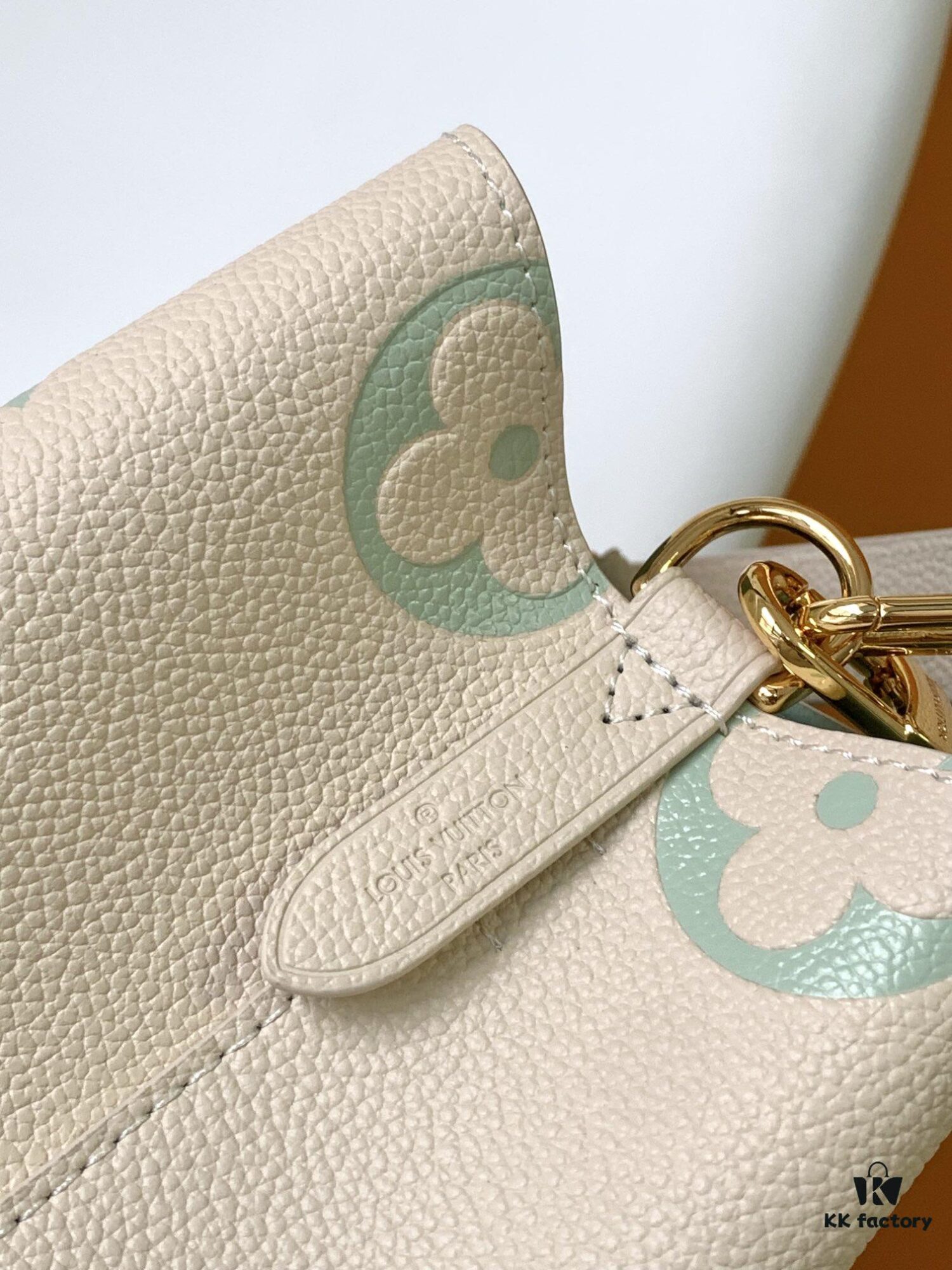 M24048 Top Quality Original Design NeoNoe BB Bag in Spring New Color