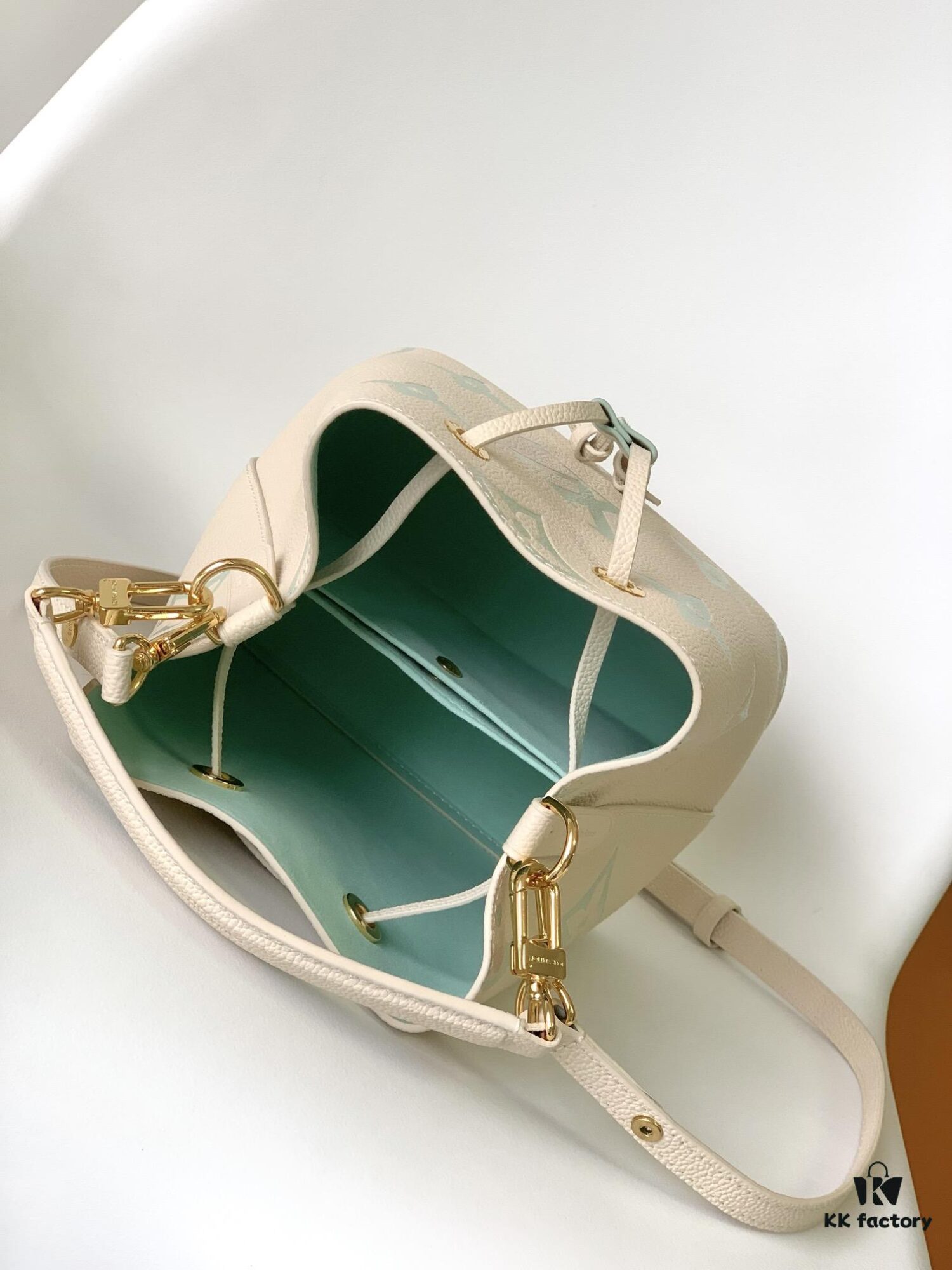 M24048 Top Quality Original Design NeoNoe BB Bag in Spring New Color