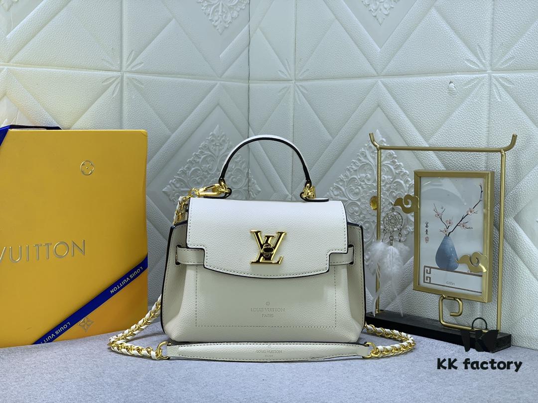 Upgraded Original M22626 M21088 M21052 M20997 This Season, the Petite Lockme Ever Mini Bag Features Fashionable New Hues in Grained Calfskin Leather