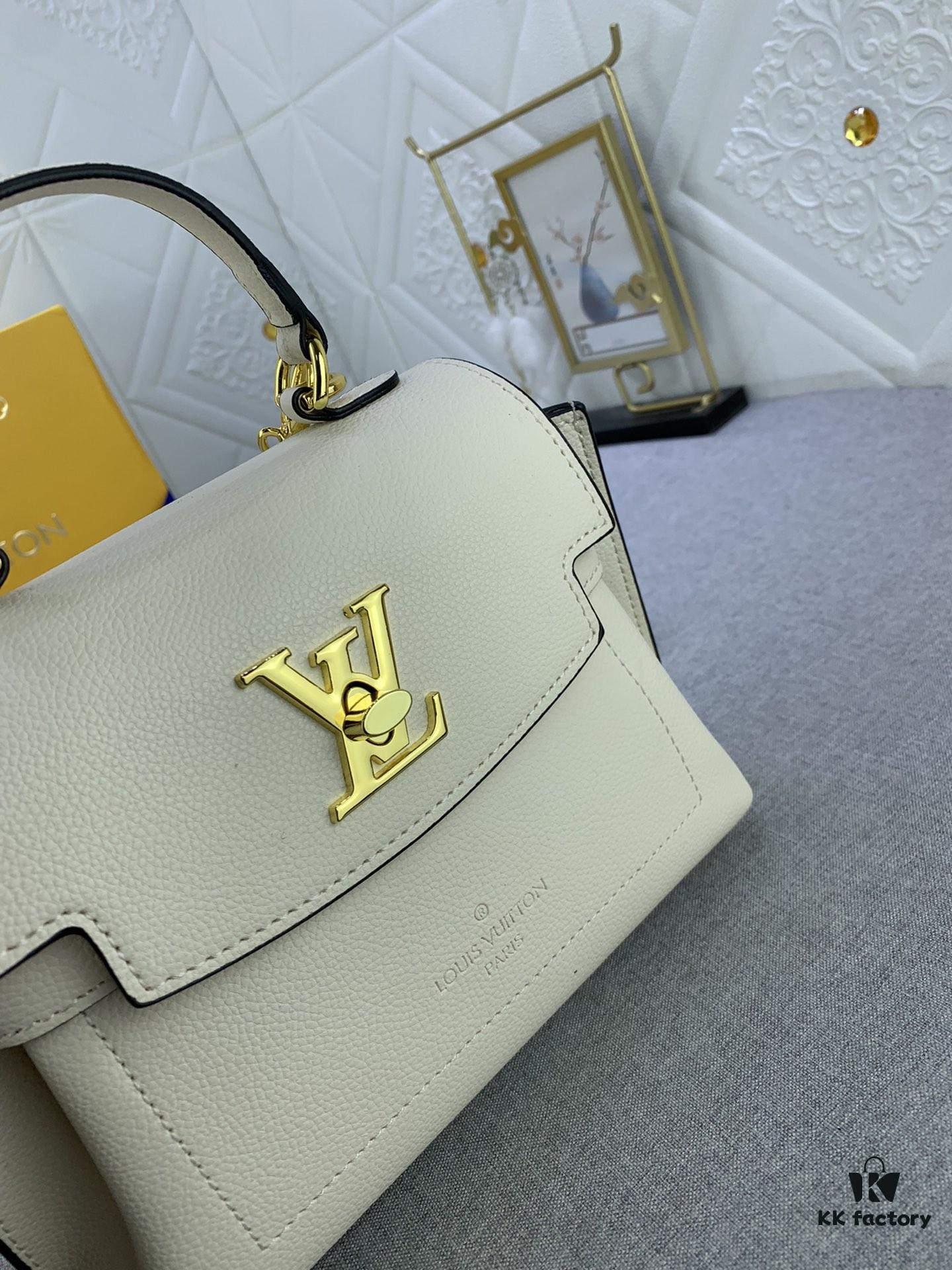 Upgraded Original M22626 M21088 M21052 M20997 This Season, the Petite Lockme Ever Mini Bag Features Fashionable New Hues in Grained Calfskin Leather