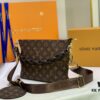 M40728 Color-Changing Leather Louis Vuitton Monogram Speedy Boat Bag Crossbody Bag