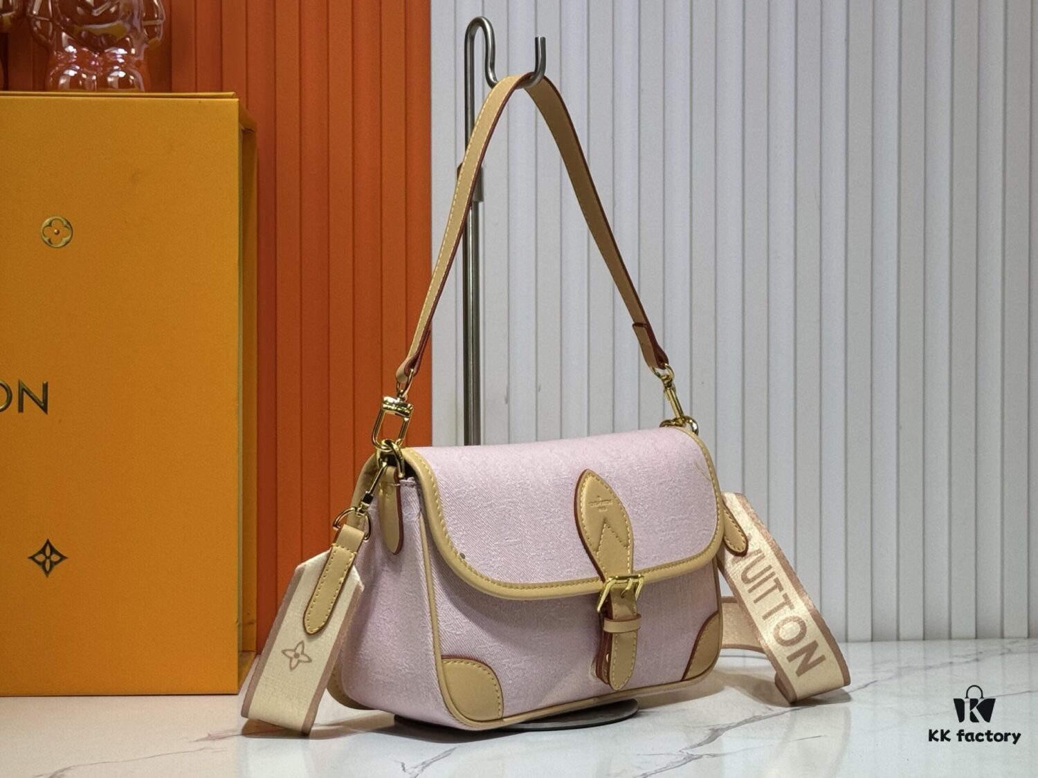 M46386 M45985 Denim Baguette Diane Handbag