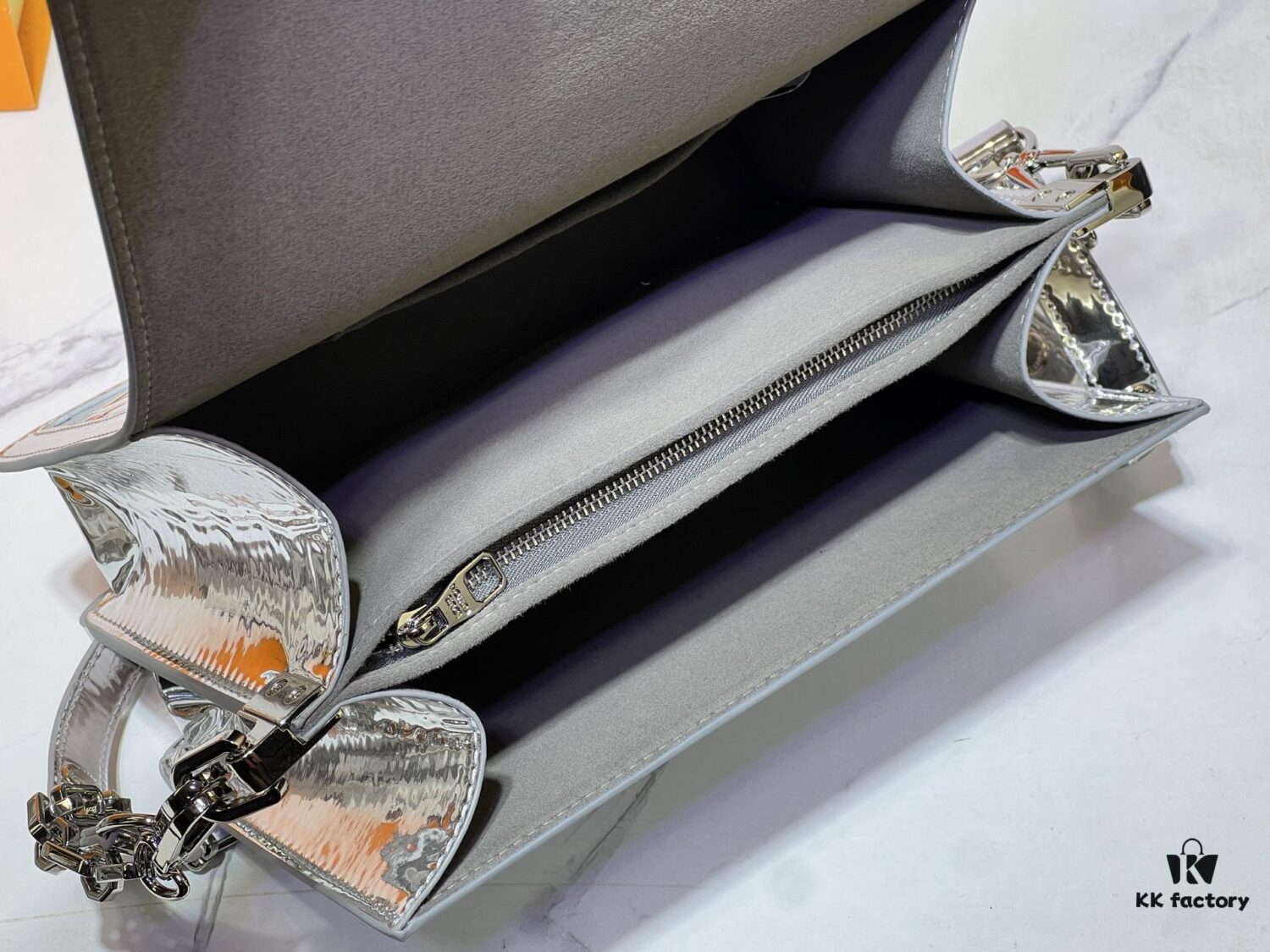 Daphne Gold Silver 💥 Louis Vuitton 2025 Spring/Summer Collection Messenger Bag M43599/44391/44580 Latest Version Métis Mini Handbag