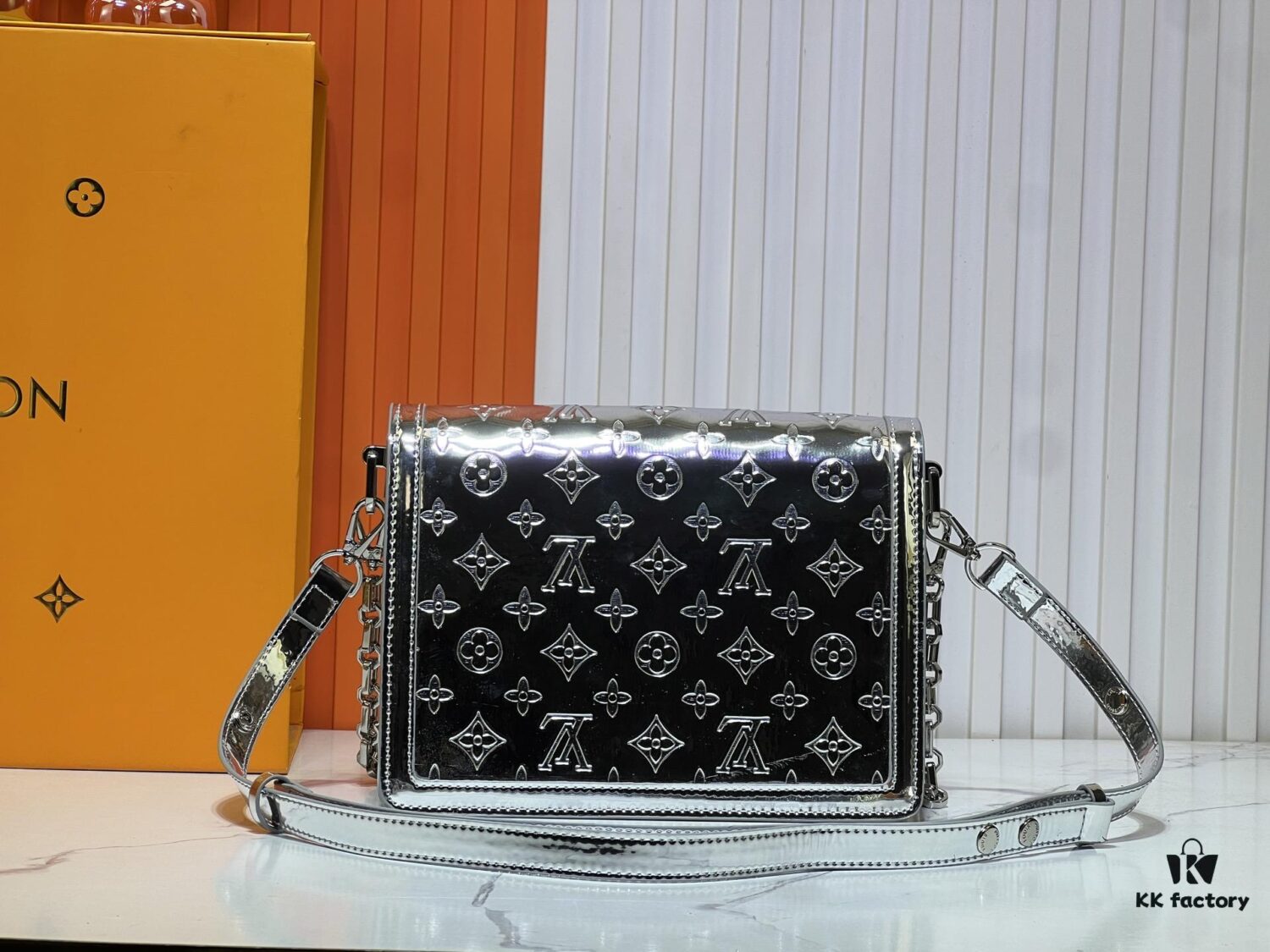 Daphne Gold Silver 💥 Louis Vuitton 2025 Spring/Summer Collection Messenger Bag M43599/44391/44580 Latest Version Métis Mini Handbag