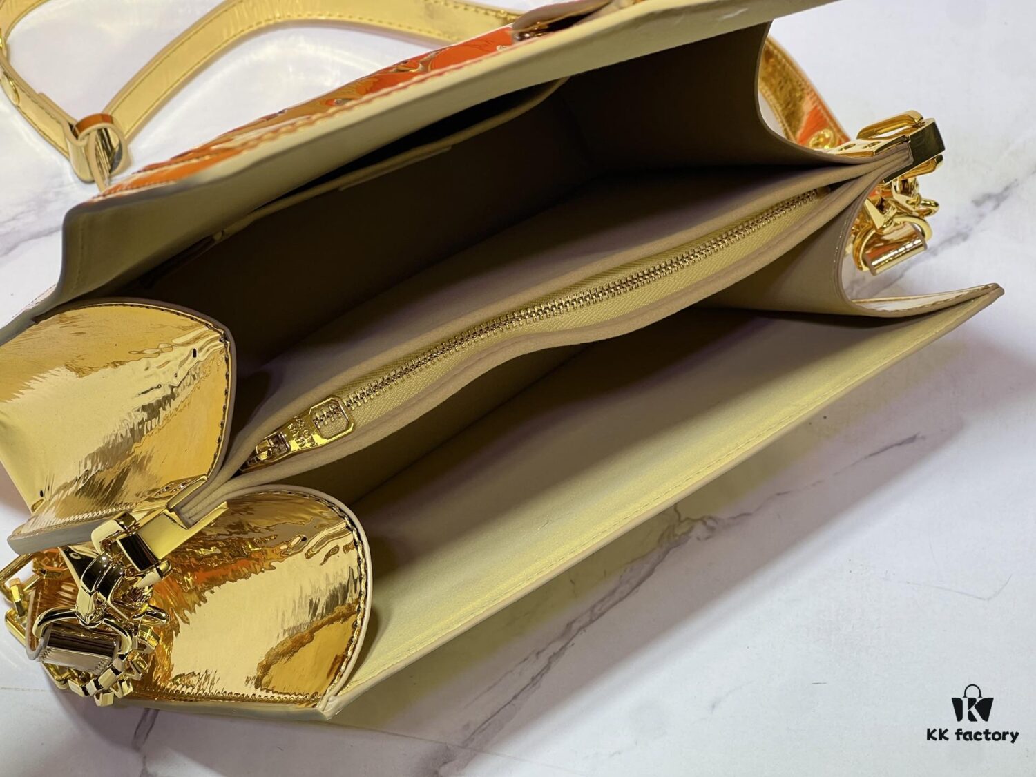 Daphne Gold Silver 💥 Louis Vuitton 2025 Spring Summer Collection Mailbox Bag M43599/44391/44580 Latest Version Métis Handbag