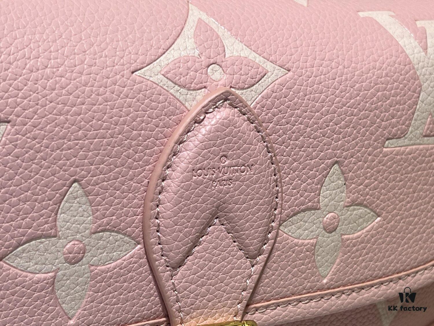 Exclusive Real Shot - Upgraded Version ‼️ M46386 Black M46388 White M45985 Full Leather Baguette Bag Series New Diane Handbag