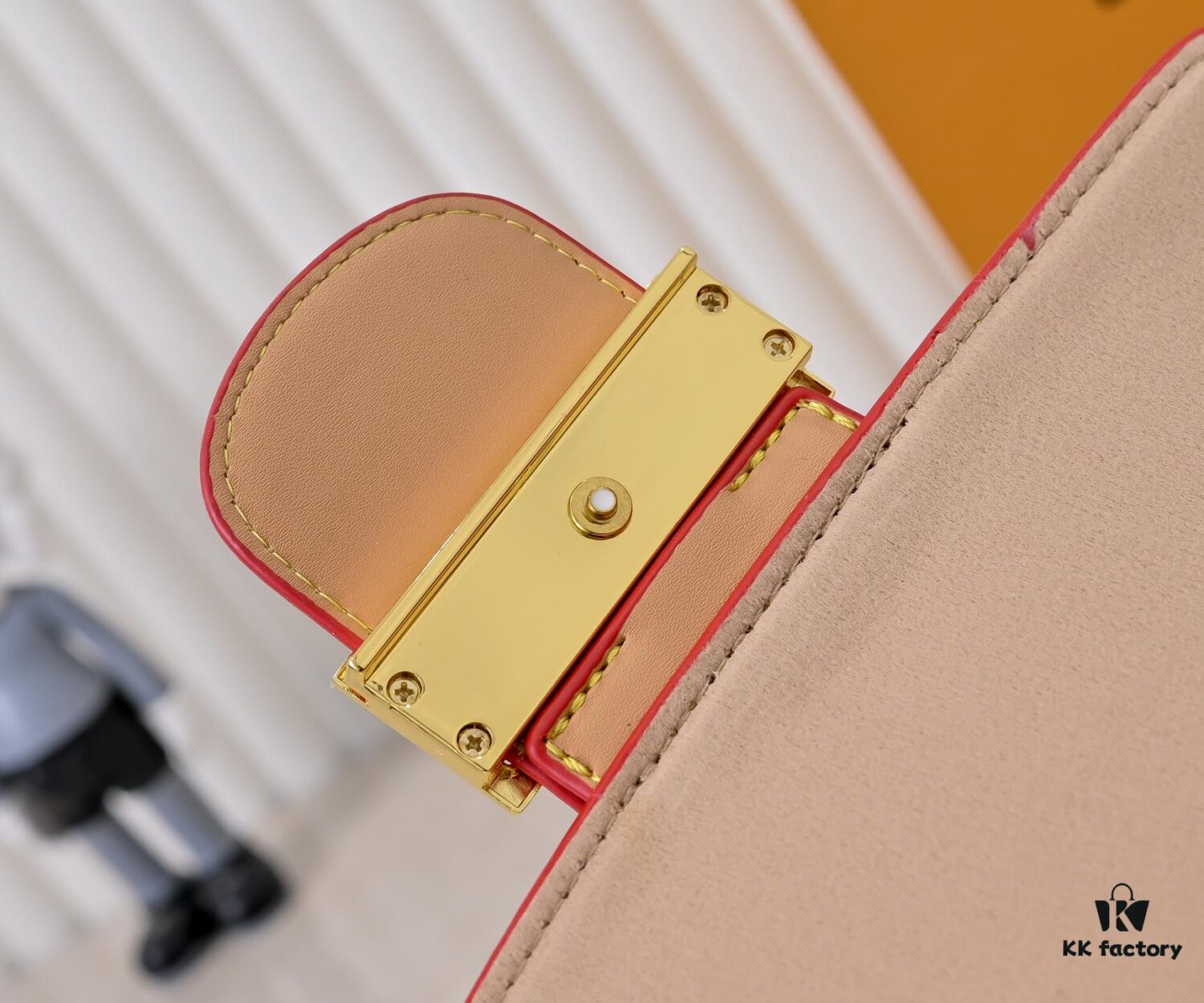 Takashi Murakami White Tricolor Daphne Upgraded Version 💥 Louis Vuitton 2025 Spring Collection Messenger Bag M43599 / 44391 / 44580 Colorway Latest Release Métis