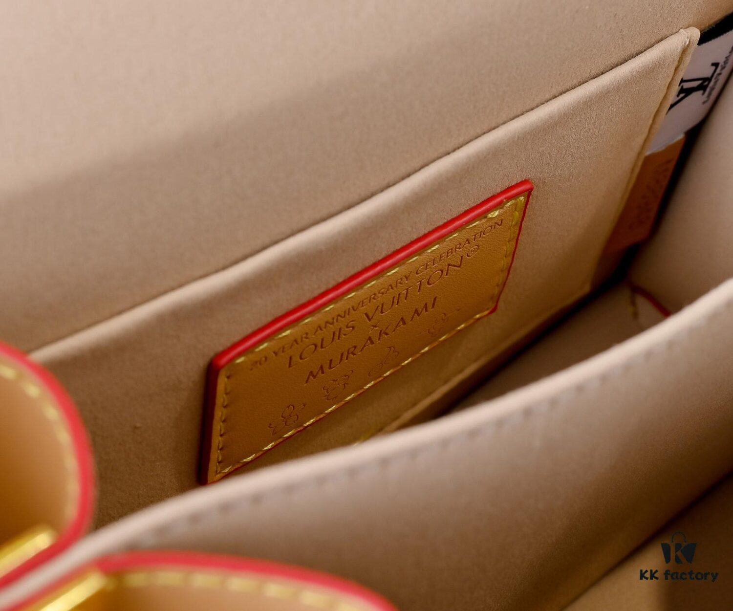 Takashi Murakami White Tricolor Daphne Upgraded Version 💥 Louis Vuitton 2025 Spring Collection Messenger Bag M43599 / 44391 / 44580 Colorway Latest Release Métis