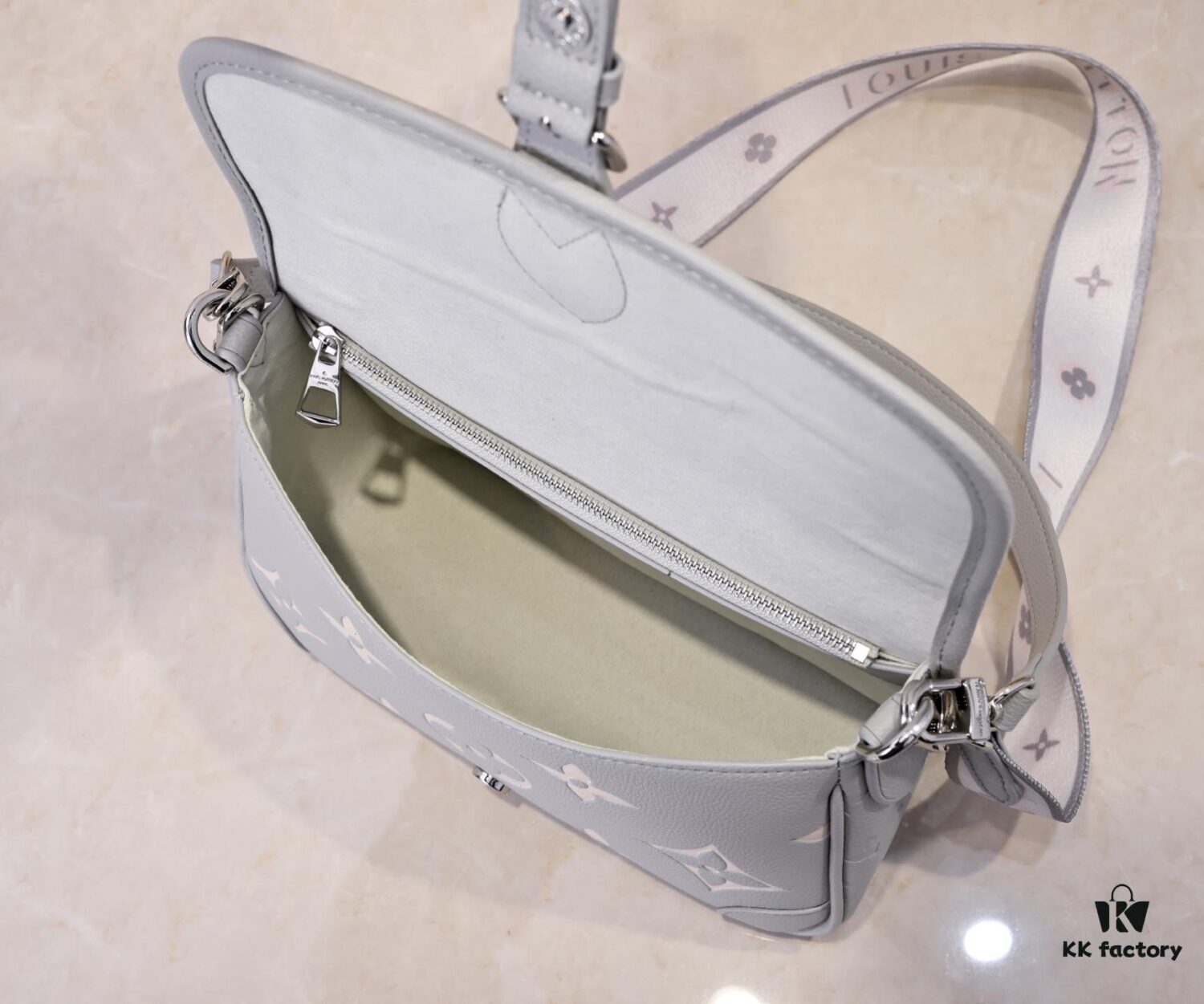 Exclusive Real Shot - Upgraded Version ‼️ M46386 Black M46388 White M45985 Full Leather Baguette Bag Series New Diane Handbag