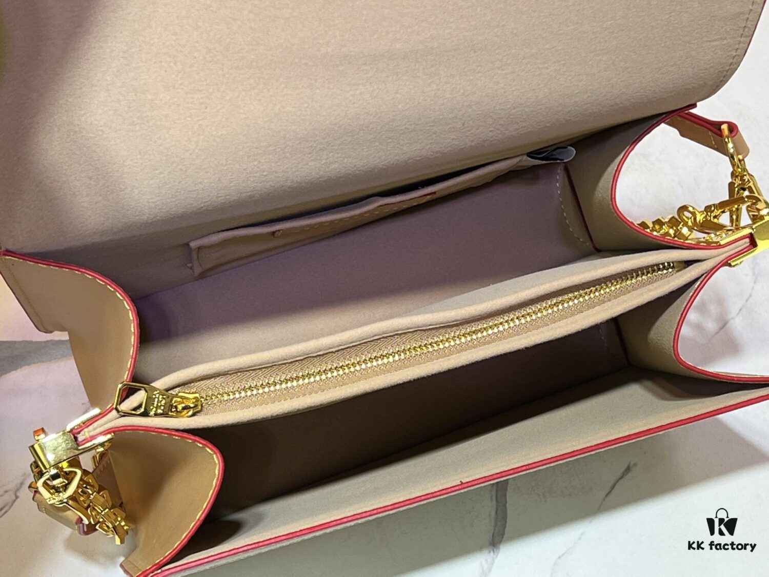 Takashi Murakami White Tricolor Daphne Upgraded Version 💥 Louis Vuitton 2025 Spring Collection Speedy Bag M43599/44391/44580 Latest Release Métis Mini Bag