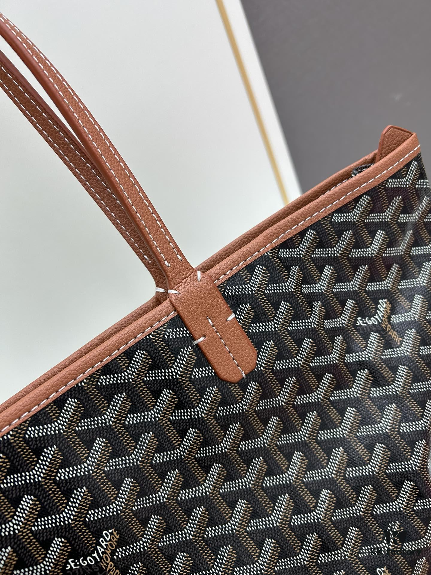 Medium Artois Zippered Tote Bag