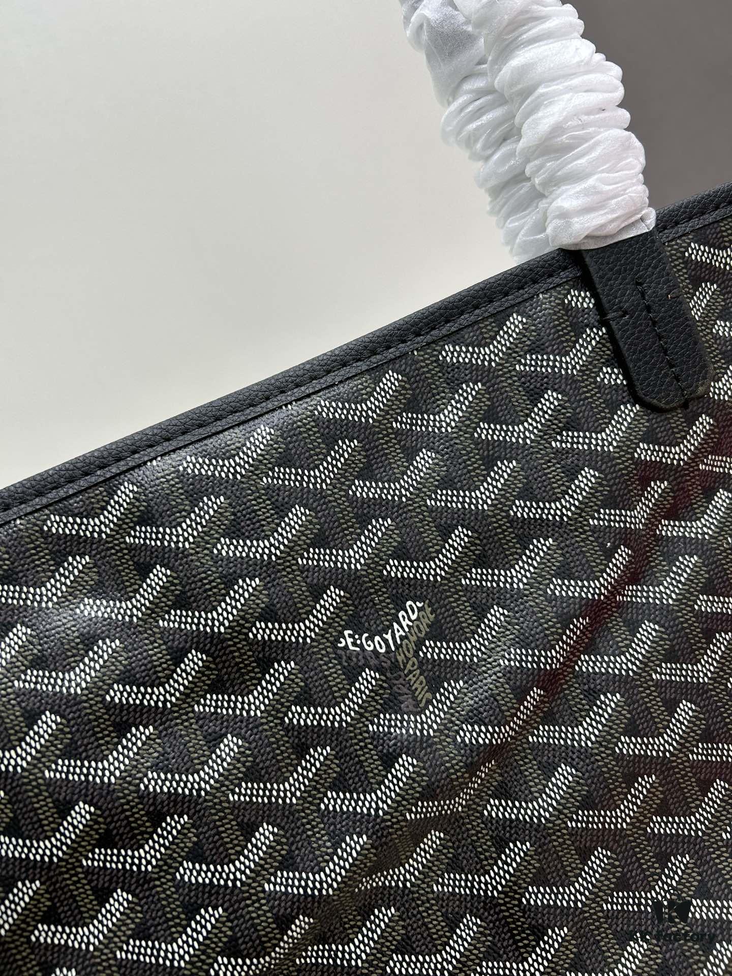 Medium Artois Zippered Tote Bag