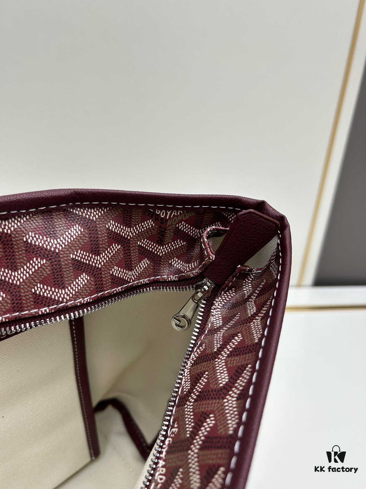 69306bba6e68136f4d9a515a Small Artois Small Bag (Zippered Tote) – a tribute to the iconic Saint Louis bag, featuring a structured design with enhanced security and privacy through leather corner guards and a zip closure. It includes a removable interior pouch for organizing your belongings. The Artois Small Bag has longer handles than the Saint Louis Small Bag, offering easier carrying.