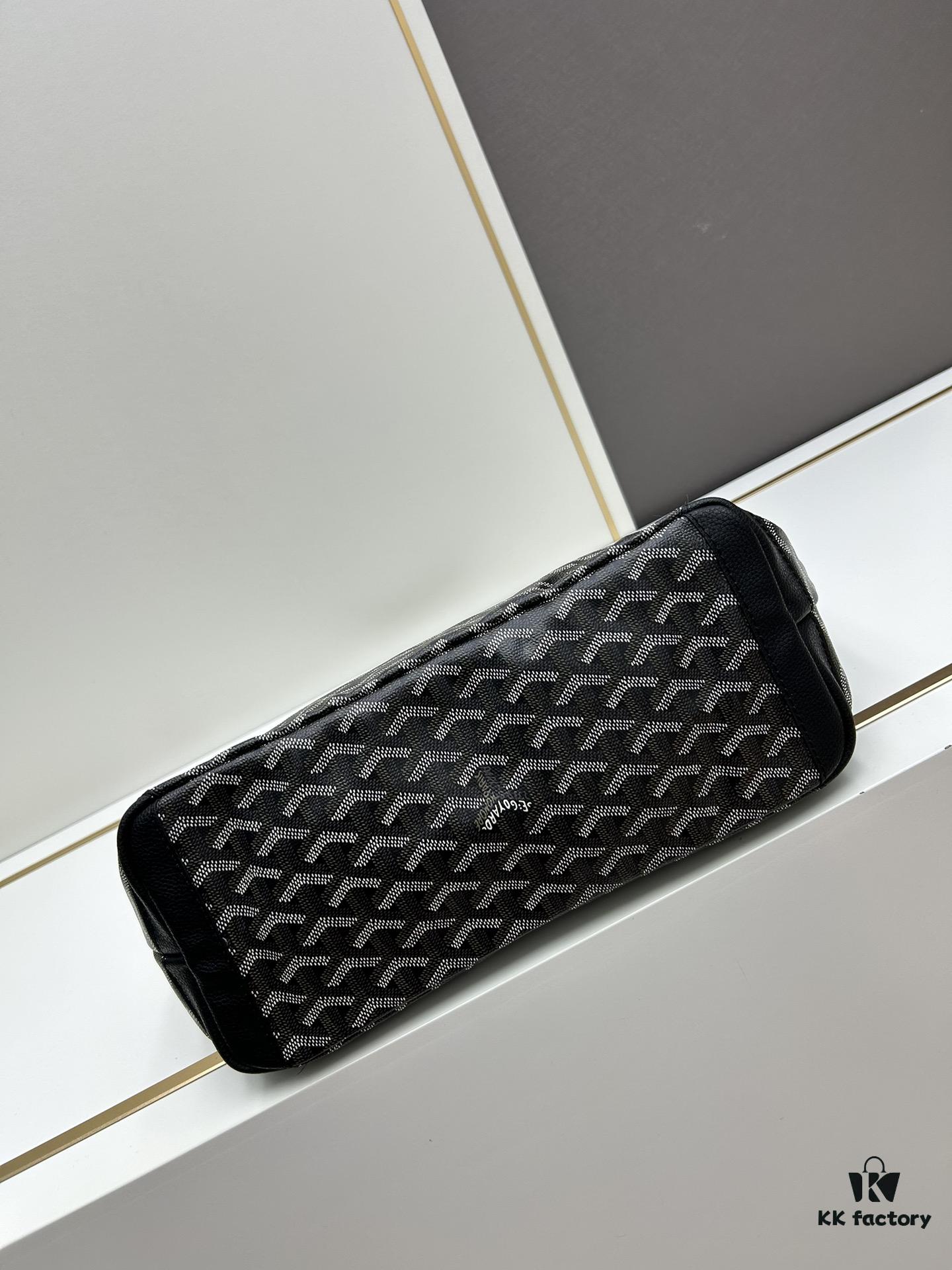 69306bc96e68136f4d9a516f Small Artois Small Bag (Zippered Tote) is a tribute to the iconic Saint Louis Bag, featuring a structured design with enhanced security and privacy thanks to leather corner guards and a zip closure. It also includes a removable inner pouch for organizing your belongings. The Artois Small Bag has longer handles than the Saint Louis Small Bag, making it easier to carry.