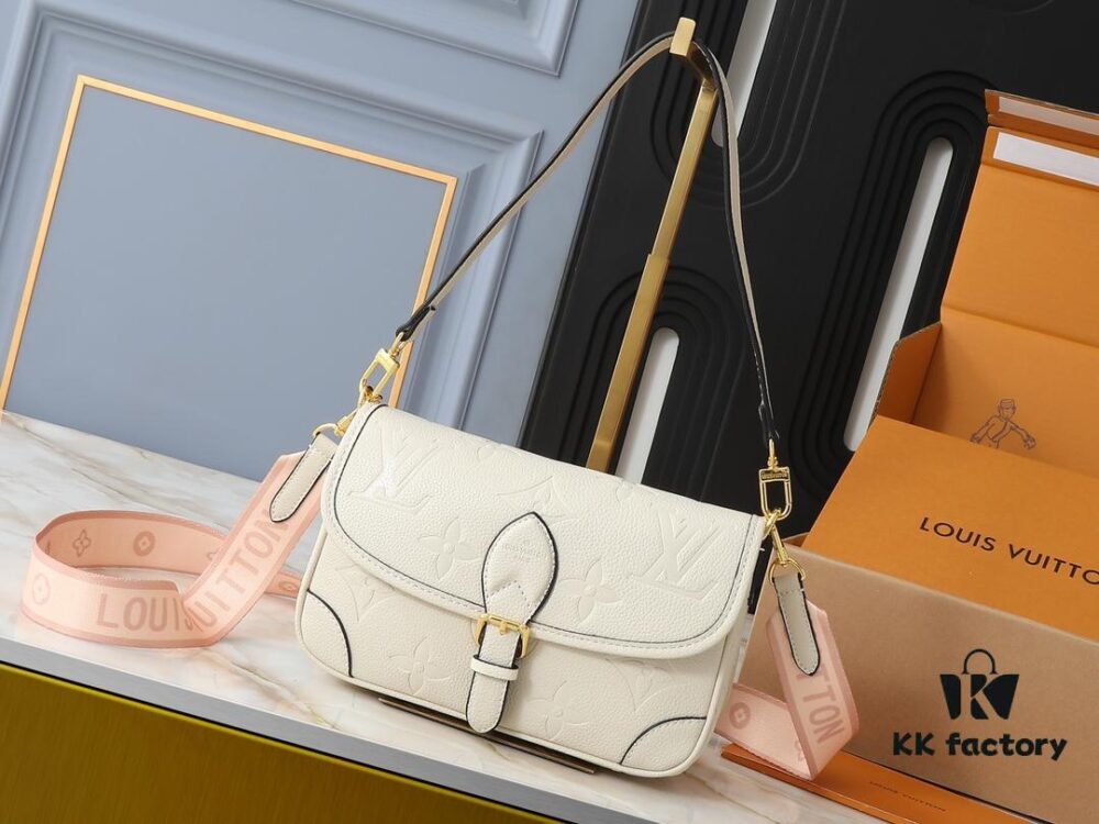 Upgraded Original M46583 M46584 M46386 M46388 M45985 Full Leather Baguette Bag Series New Diane Handbag