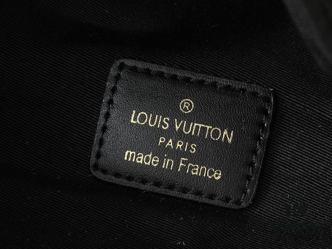 Upgraded Original M44812 M44836 M43644 Louis Vuitton New Arrival BUMBAG Chest Bag, Patterned Design Can Be Used as Waist Bag, Shoulder Bag or Crossbody – Multiple Carrying Options, Soft Monogram Fabric with Adorable Appliqué Details Adds a Touch of Trendy Casual Charm to Sporty Outfits