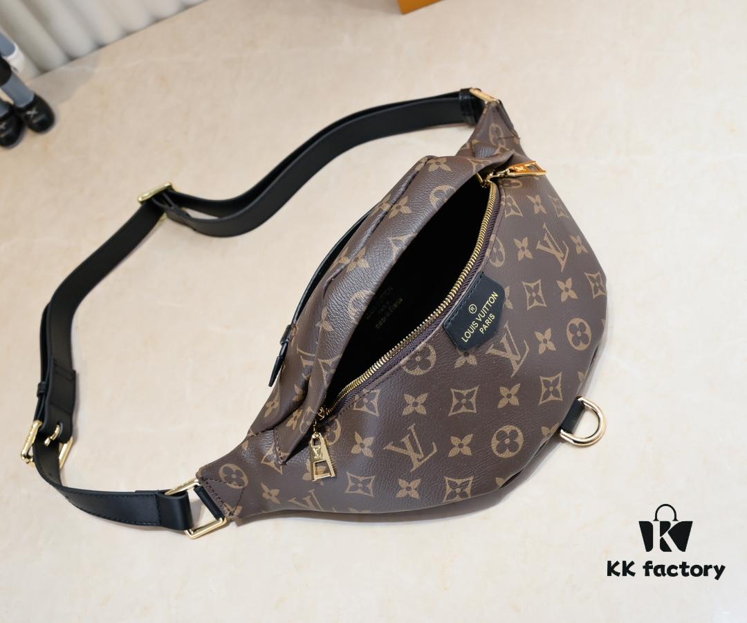 Exclusive Real Shot - Upgraded Version ‼️ Genuine Leather 🔥 Original Hardware with Full Steel Zipper Pulls 🐂 NEW WAVE Waist Bag M44812 Black White