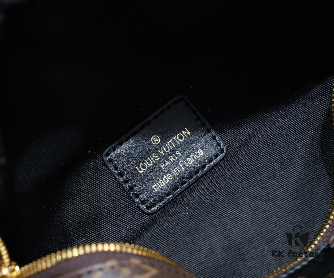 Exclusive Real Shot - Upgraded Version ‼️ Genuine Leather 🔥 Original Hardware with Full Steel Zipper Pulls 🐂 NEW WAVE Waist Bag M44812 Black White