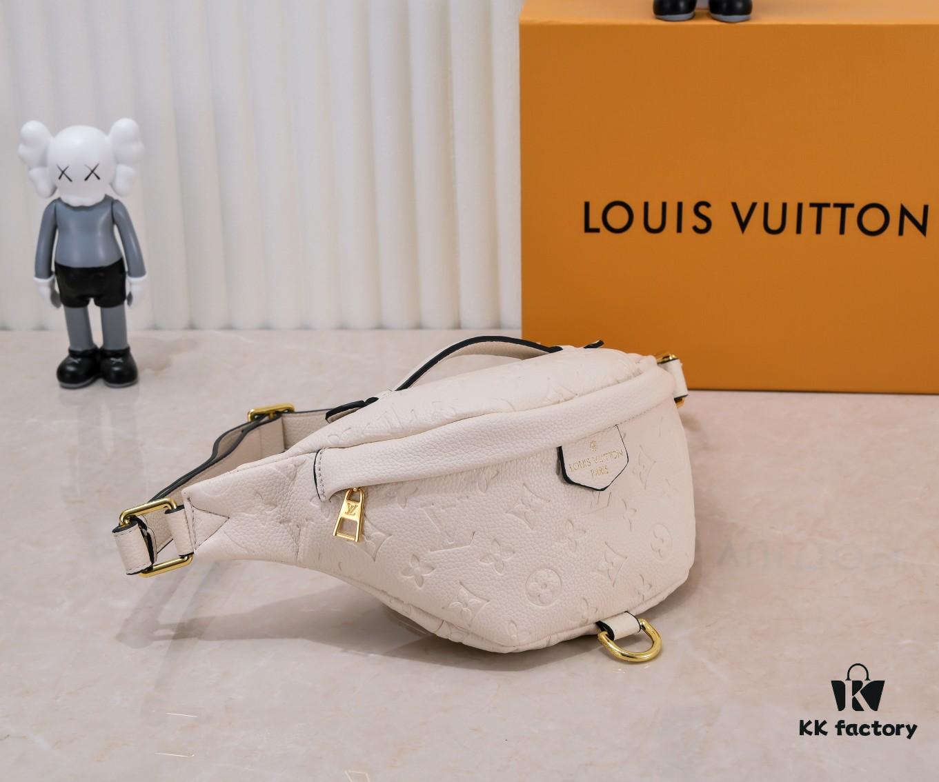 Exclusive Real Shot - Upgraded Version ‼️ Genuine Leather 🔥 Original Hardware with Full Steel Zipper Pulls 🐂 NEW WAVE Waist Bag M44812 Black White