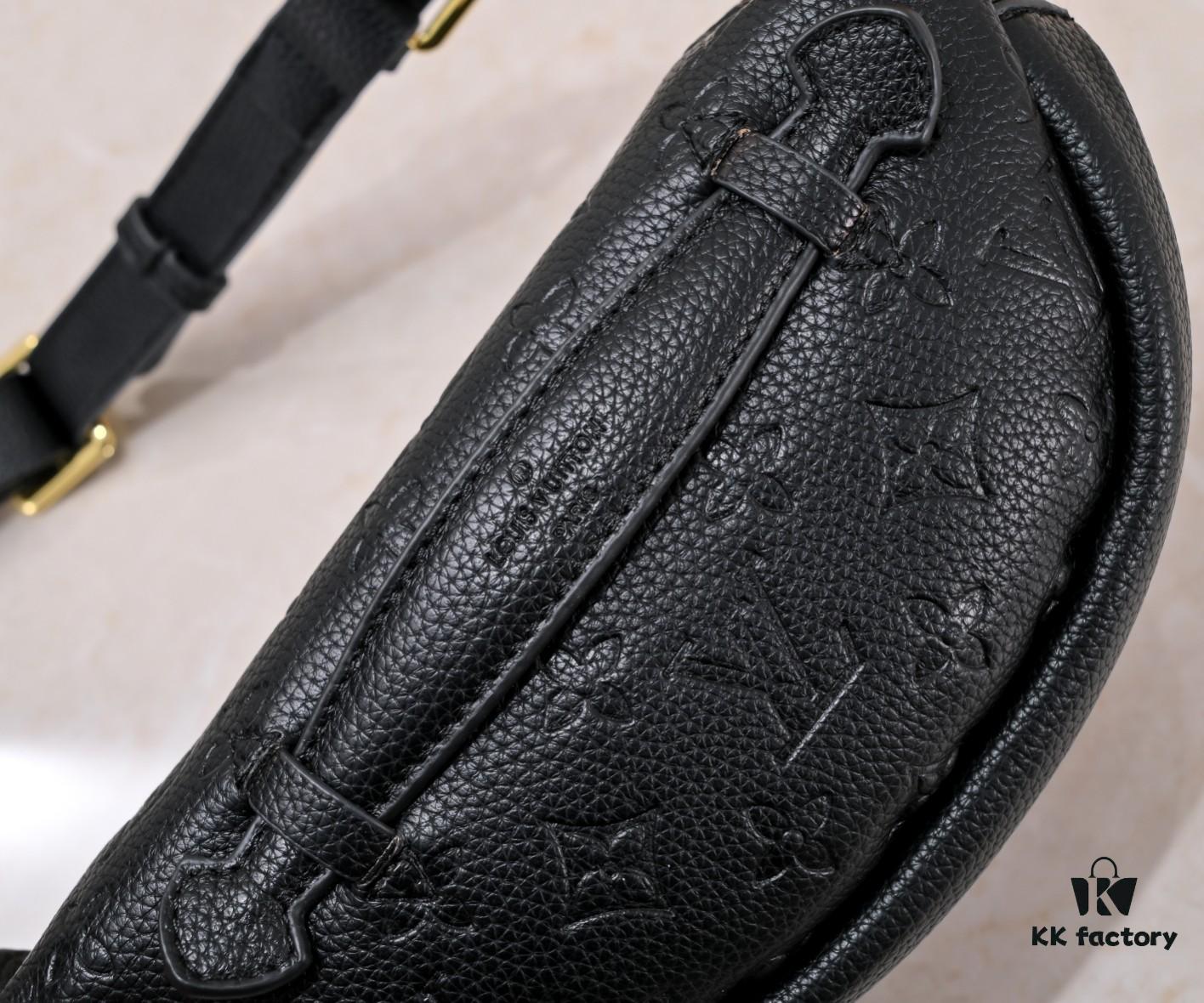 Exclusive Real Shot - Upgraded Version ‼️ Genuine Leather 🔥 Original Hardware with Full Steel Zipper Pulls 🐂 NEW WAVE Waist Bag M44812 Black White 🎏