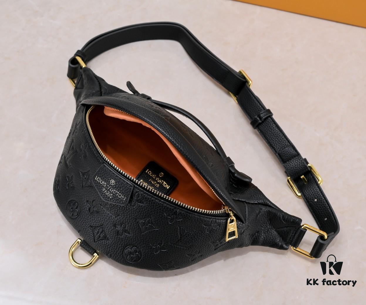 Exclusive Real Shot - Upgraded Version ‼️ Genuine Leather 🔥 Original Hardware with Full Steel Zipper Pulls 🐂 NEW WAVE Waist Bag M44812 Black White 🎏