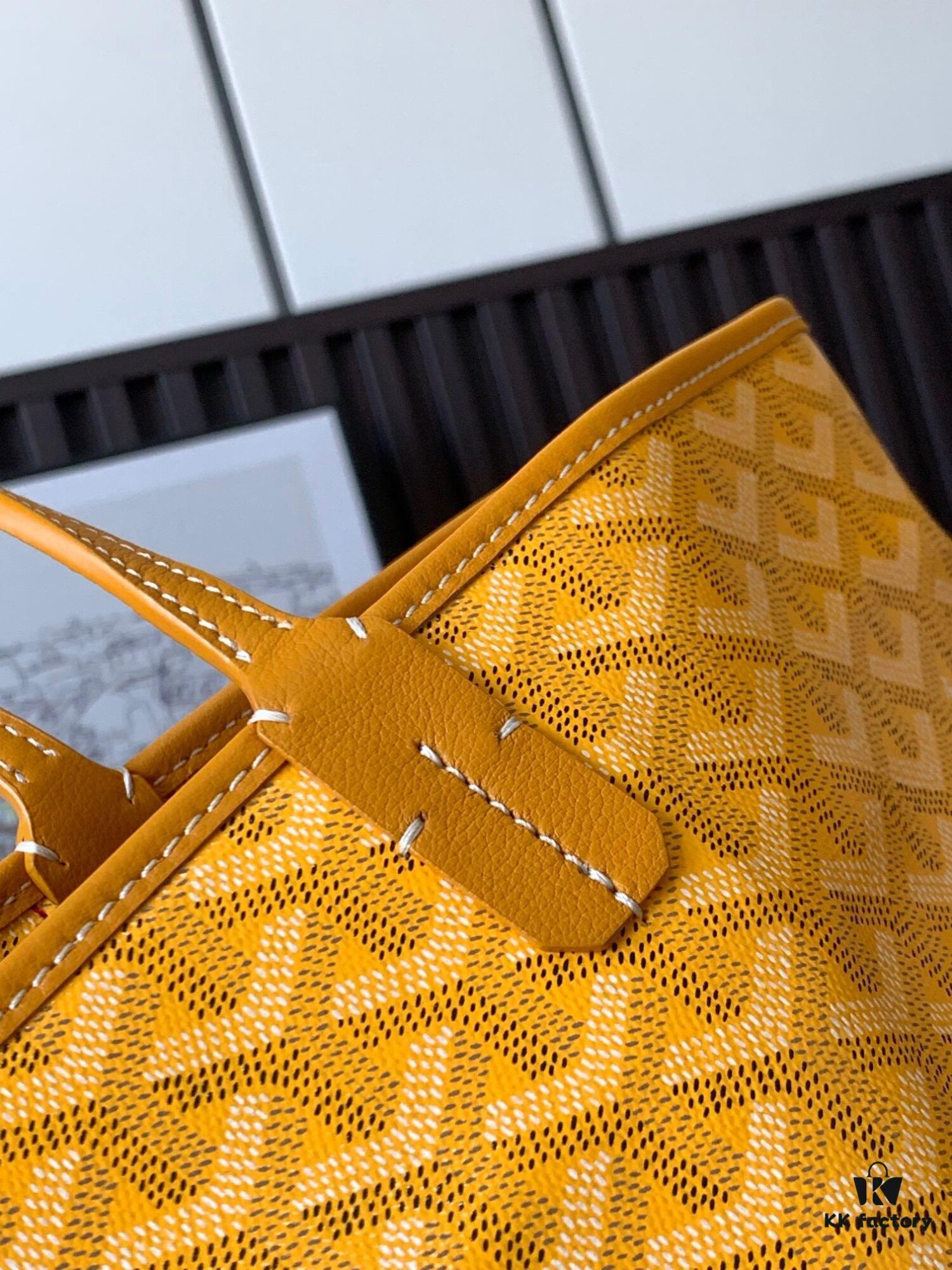 Small Artois Small Bag (Zippered Tote) – A Tribute to the Iconic Saint Louis Bag