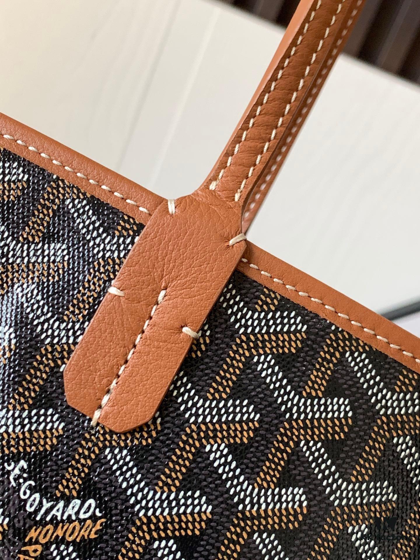 Medium Artois Zippered Tote Bag