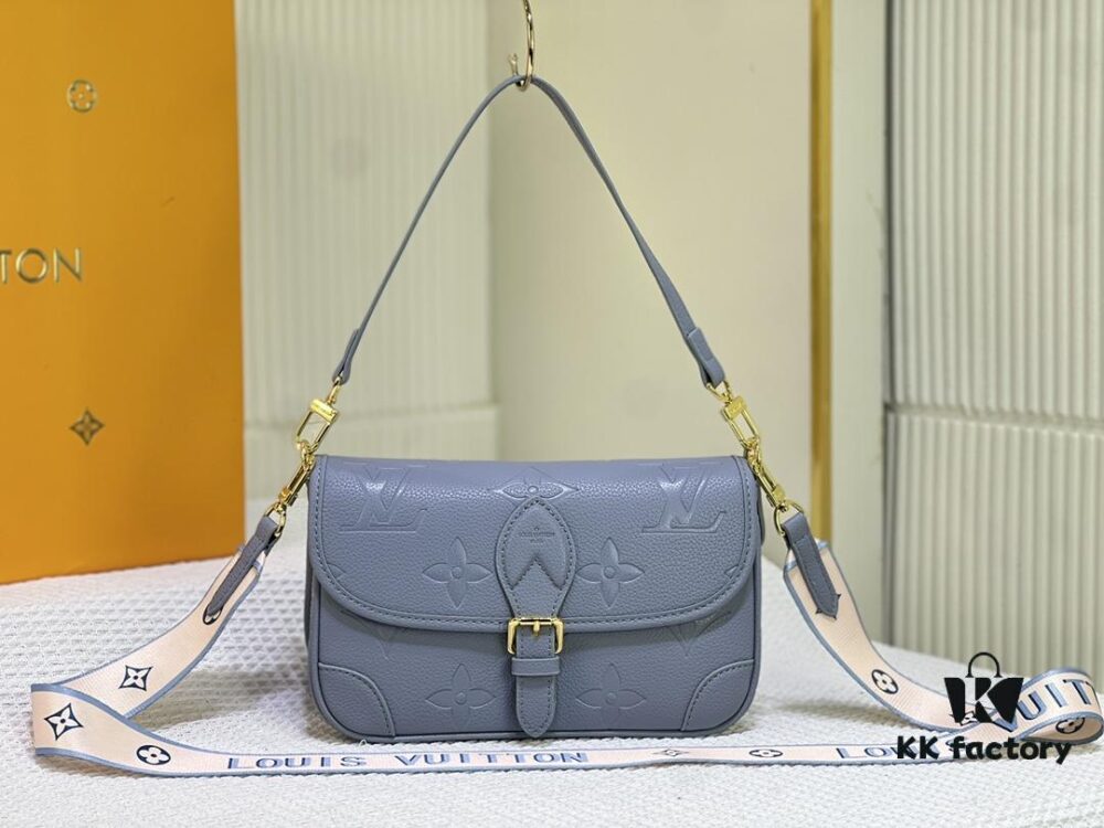 M46386 M46388 M45985 M45683 M45684 Full Leather Baguette Bag Series New Diane Handbag