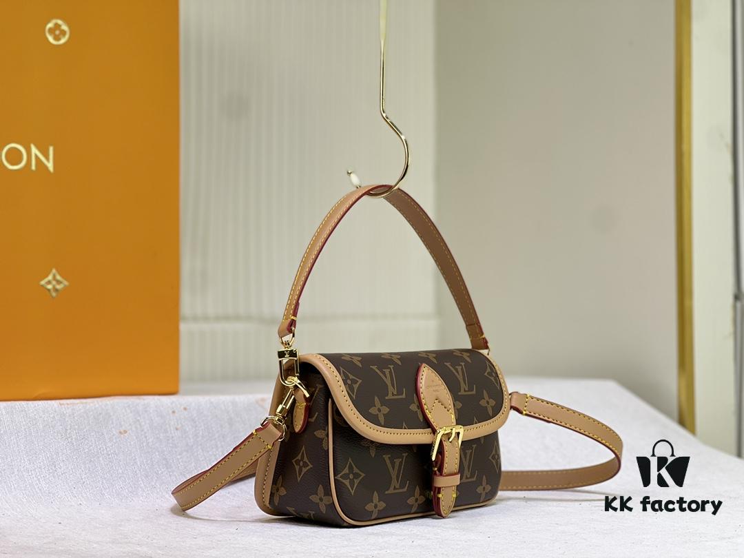 M83300 M45985 Baguette Collection New Diane Handbag