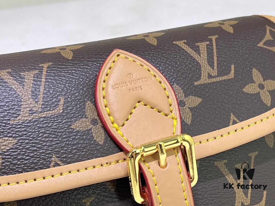 M83300 M45985 Baguette Collection New Diane Handbag