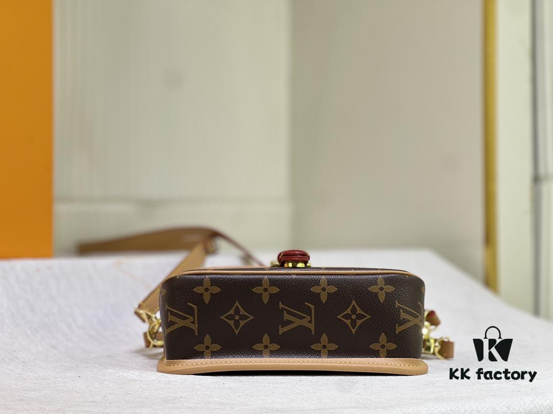 M83300 M45985 Baguette Collection New Diane Handbag