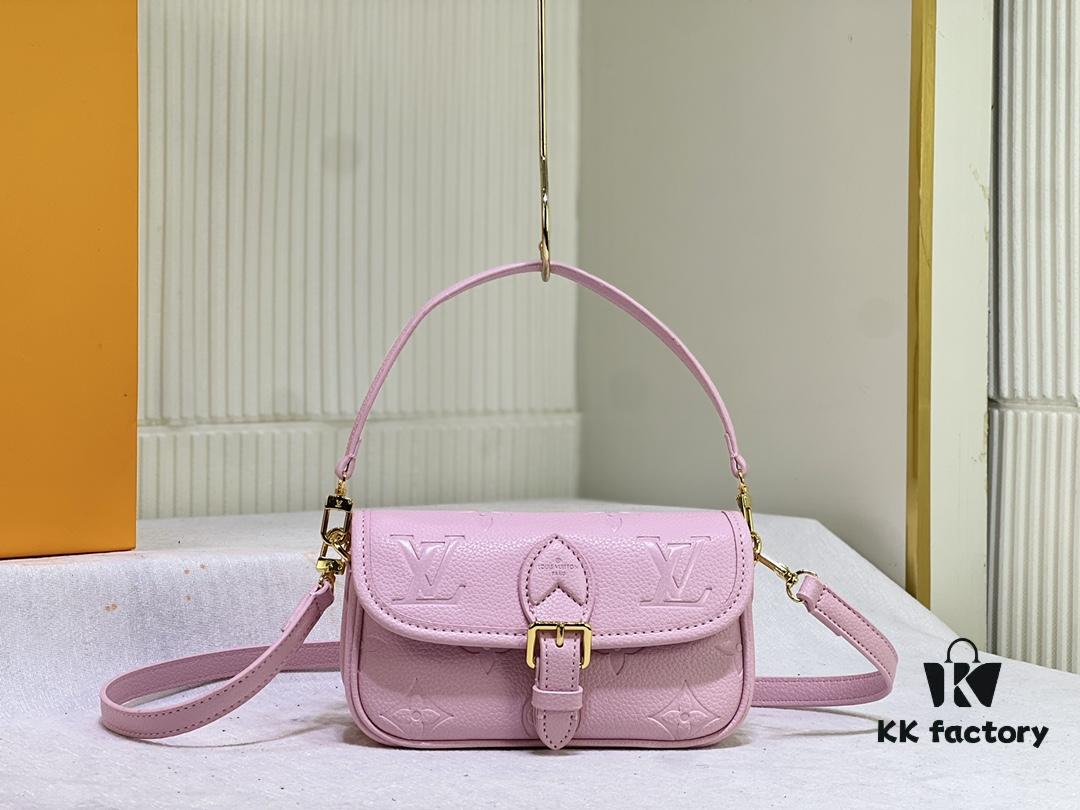 M83300 M45985 Baguette Collection New Diane Handbag