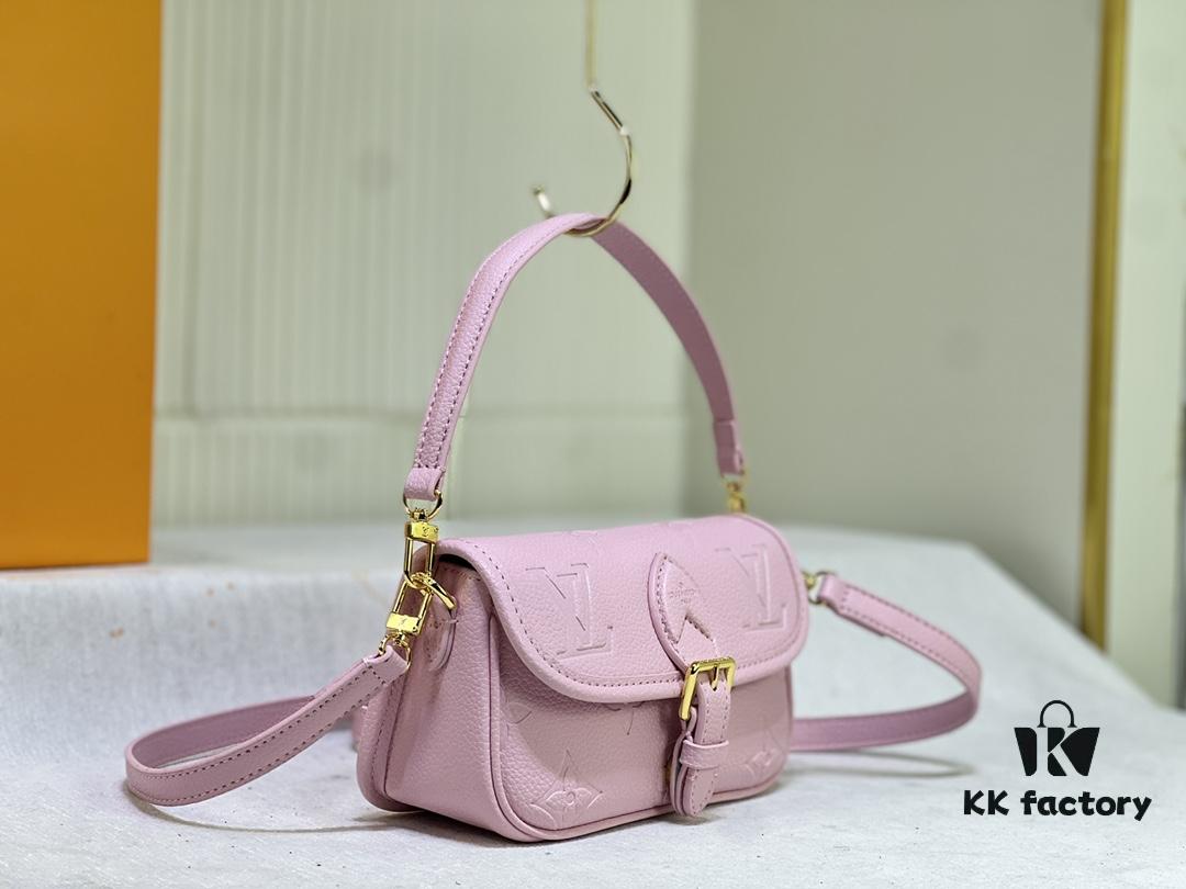 M83300 M45985 Baguette Collection New Diane Handbag