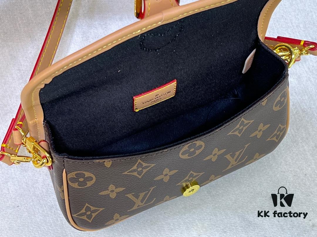 M83300 M45985 Baguette Collection New Diane Handbag