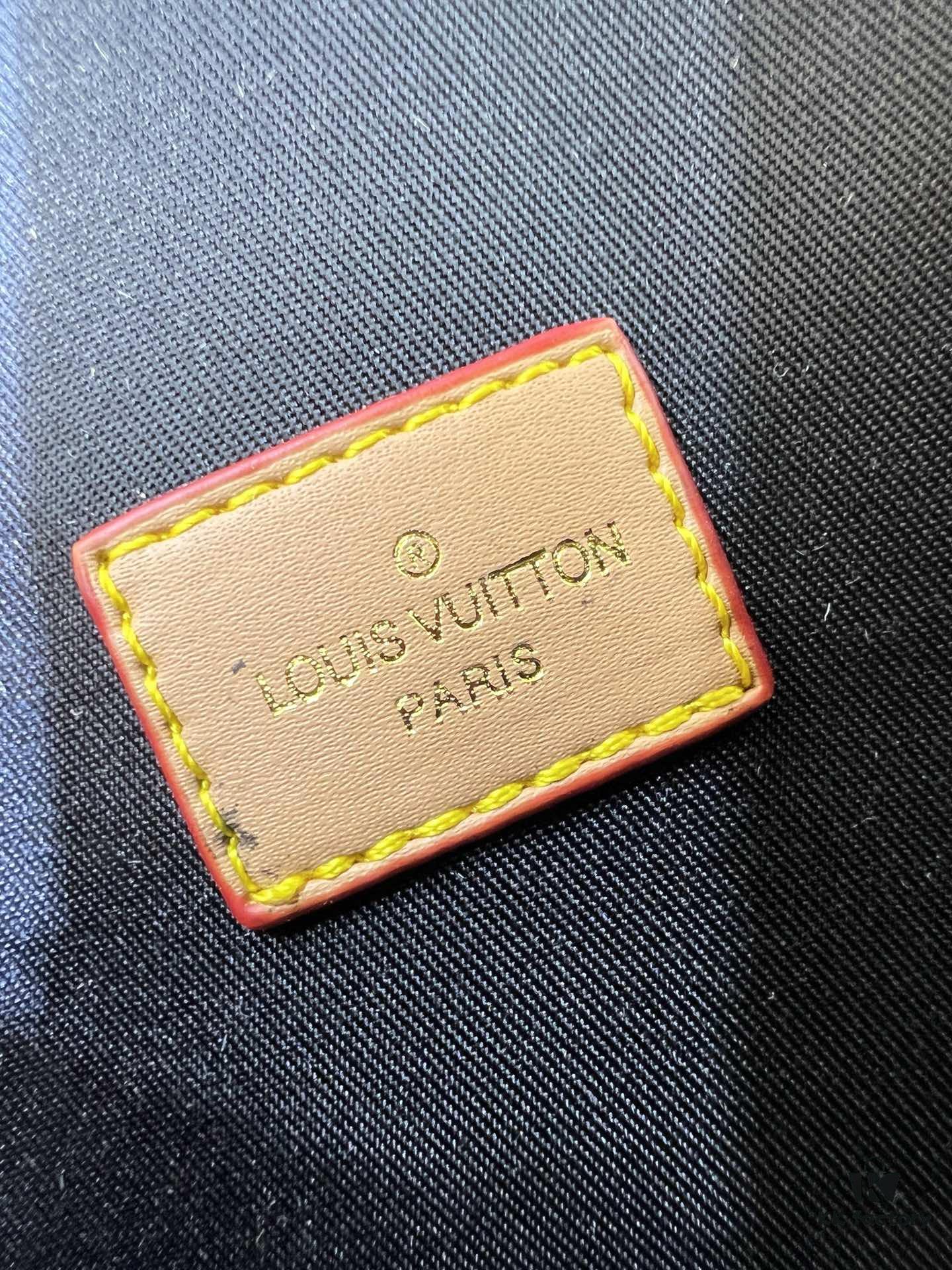 M83300 M45985 Baguette Collection New Diane Handbag