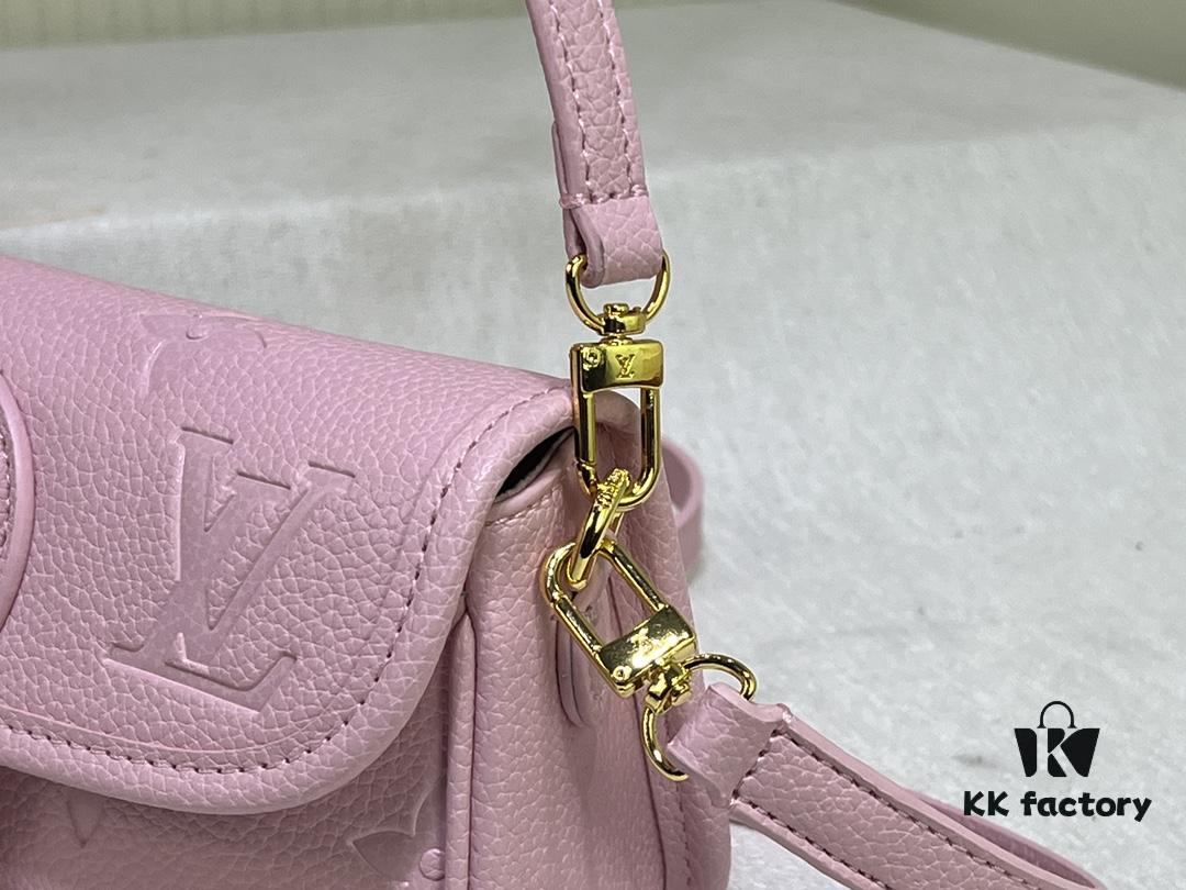 M83300 M45985 Baguette Collection New Diane Handbag