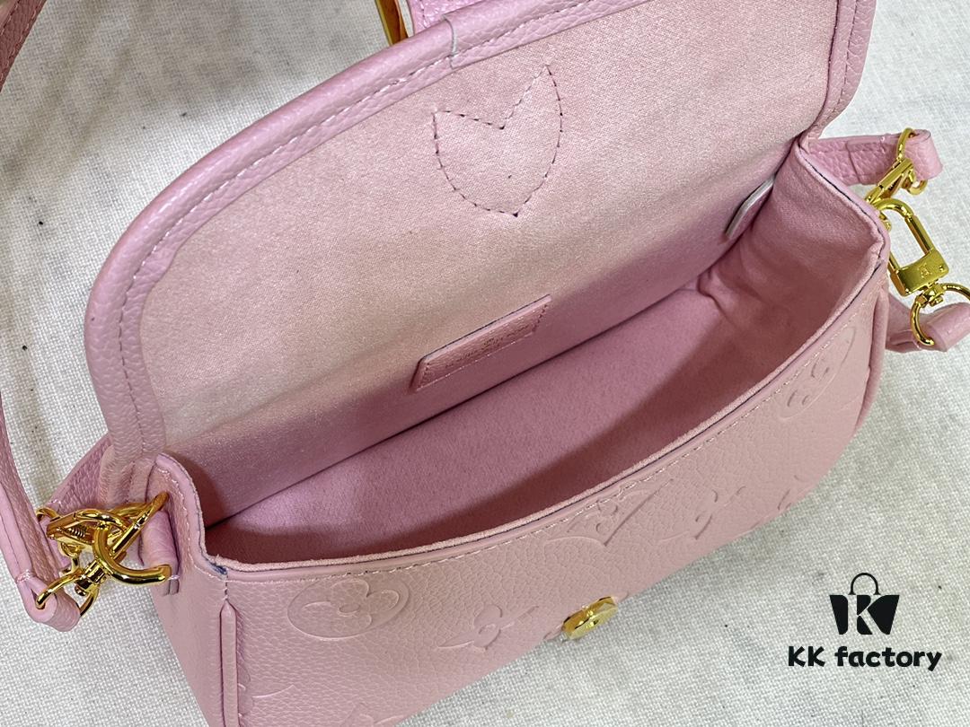 M83300 M45985 Baguette Collection New Diane Handbag