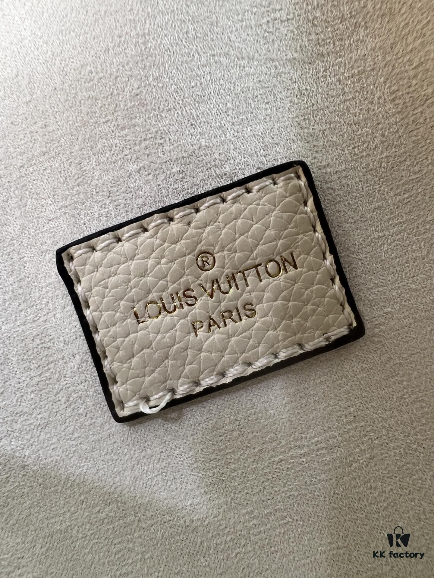 M83300 M45985 Baguette Collection New Diane Handbag