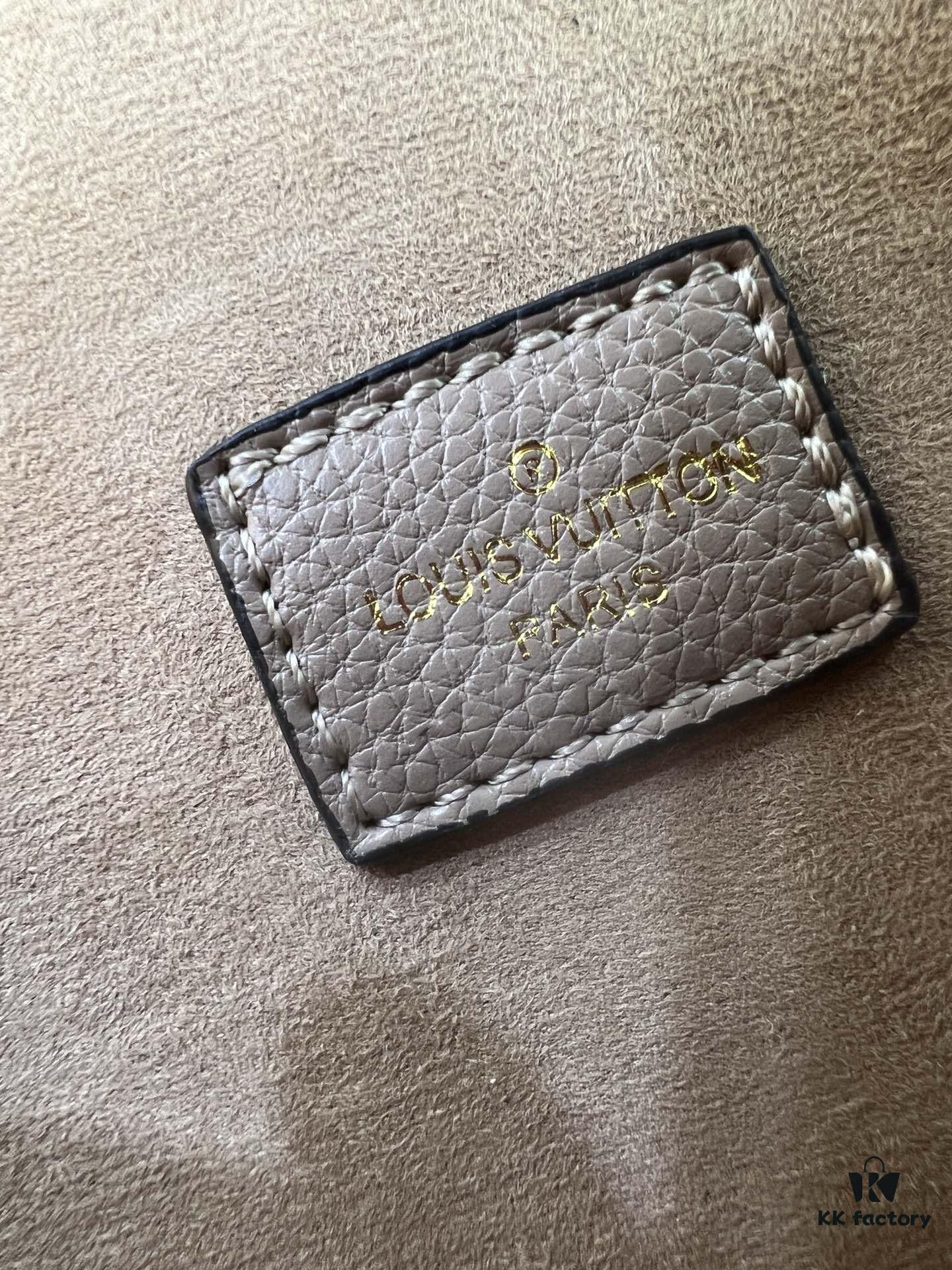 M83300 M45985 Baguette Collection New Diane Handbag