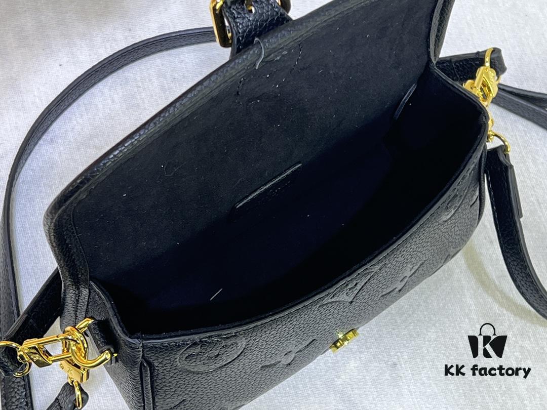 M83300 M45985 Baguette Collection New Diane Handbag