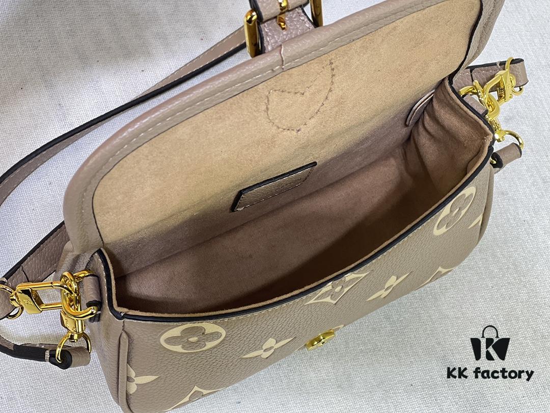 M83300 M45985 Baguette Collection New Diane Handbag