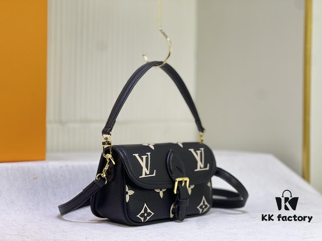 M83300 M45985 Baguette Collection New Diane Handbag