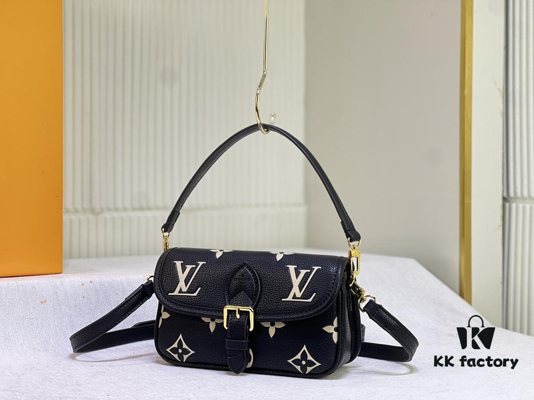 M83300 M45985 Baguette Collection New Diane Handbag