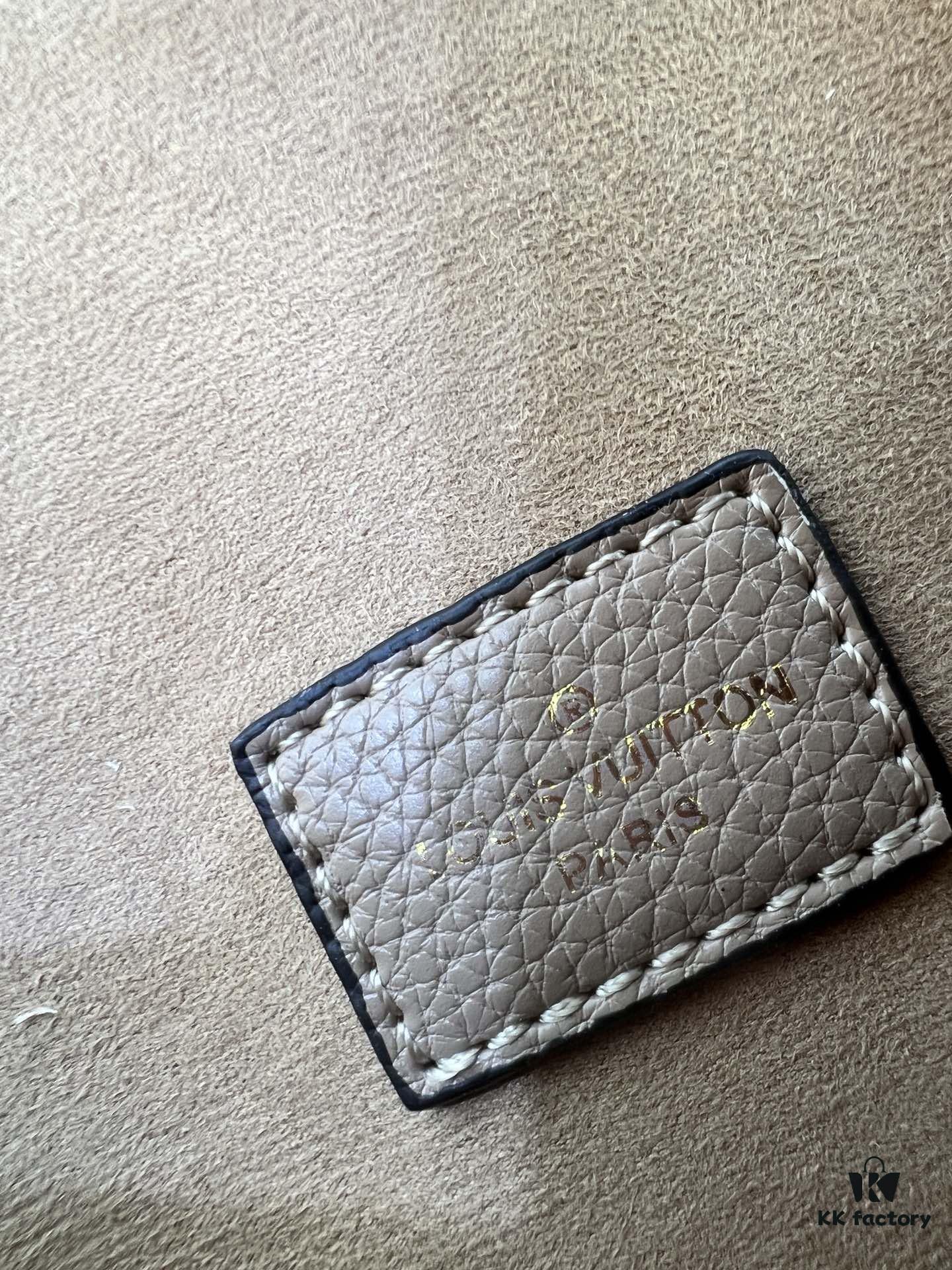 M83300 M45985 Baguette Collection New Diane Handbag